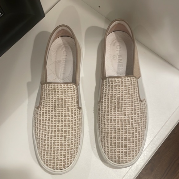 Authentic Chanel Interlocking CC Logo Sneakers - Picture 2 of 7